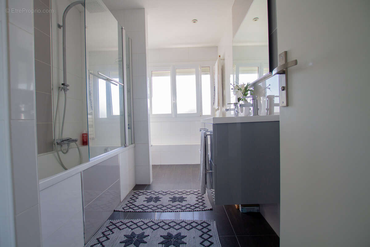 Maison à VILLENEUVE-LE-ROI