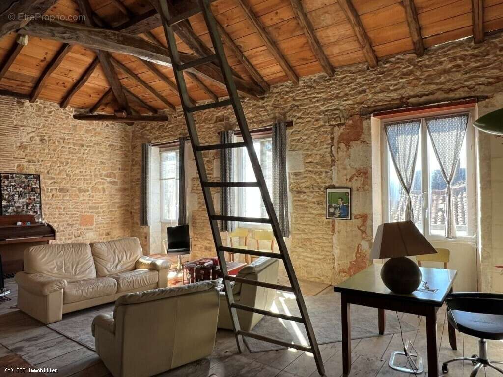 Maison à RUFFEC
