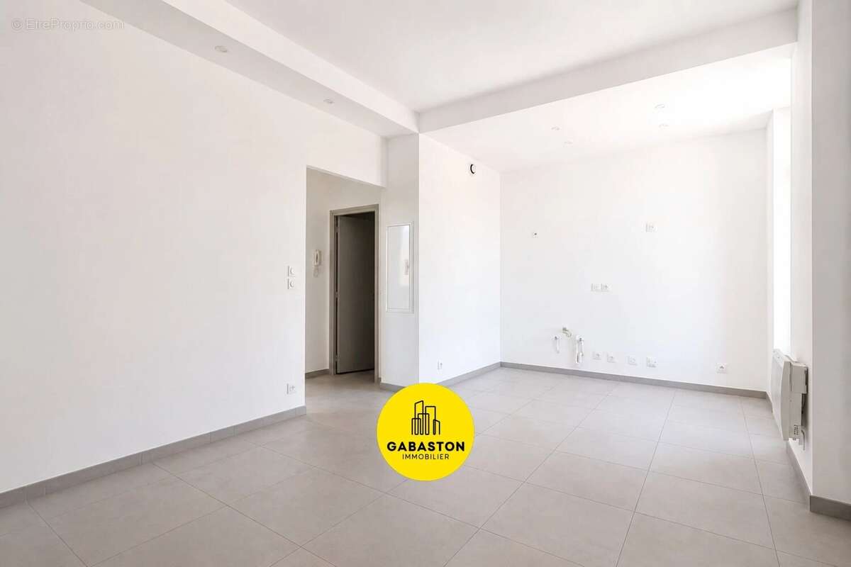 Appartement à MARSEILLE-3E