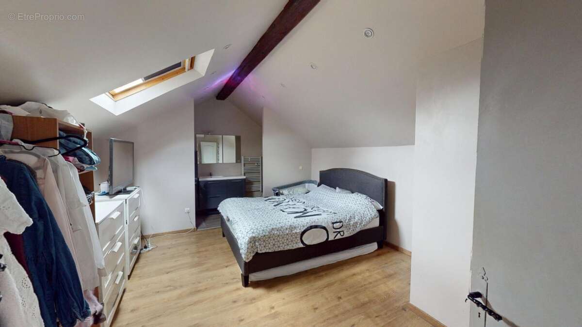 Maison à JOUY-LE-CHATEL