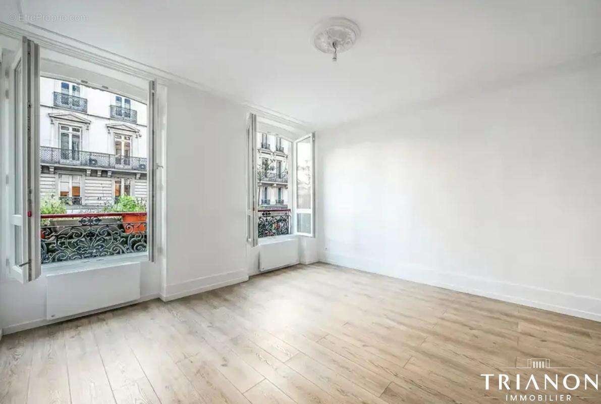 Appartement à PARIS-9E