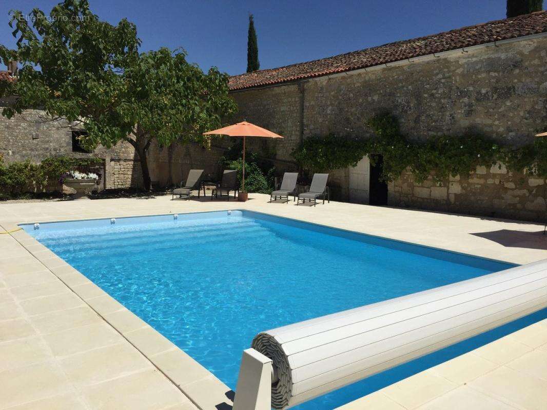 Maison à CHATEAUNEUF-SUR-CHARENTE