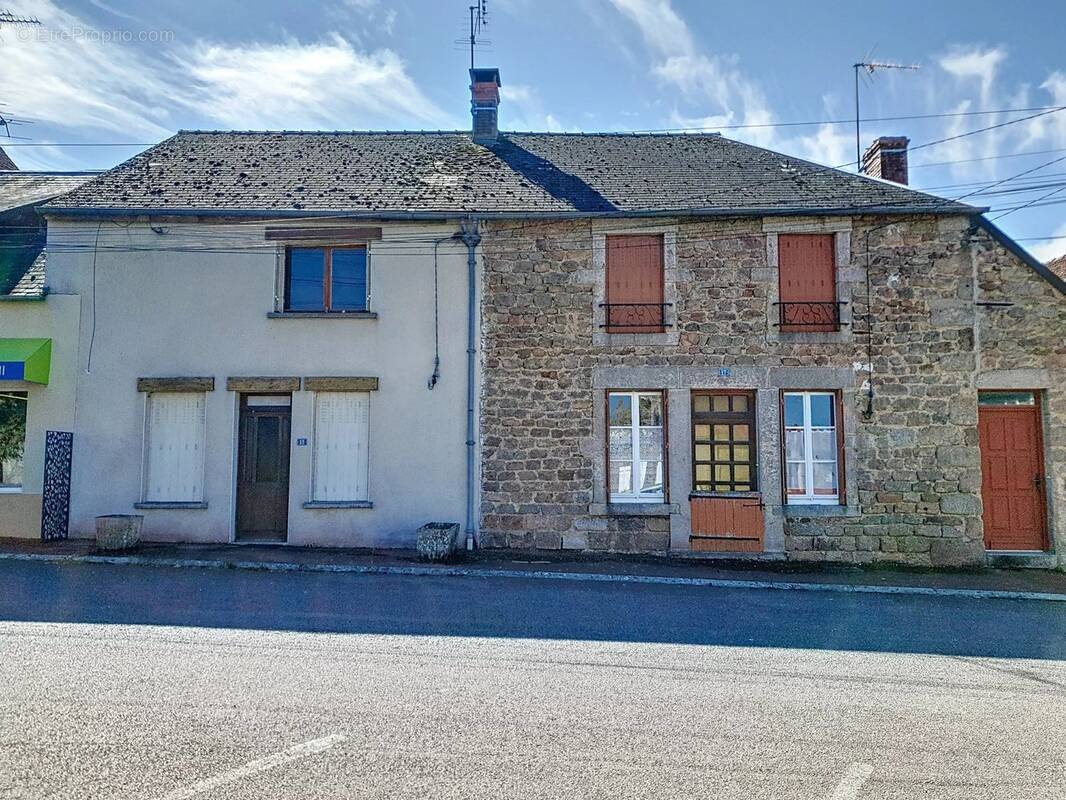 Appartement à LA ROCHE-EN-BRENIL