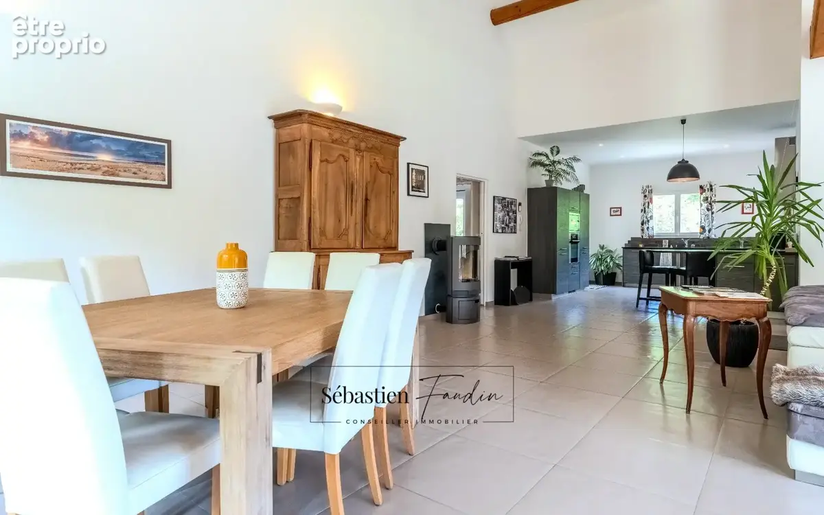Domaine à vendre à Rousset à 15 minutes d'Aix-en-Provence - 8 000 m² - plusieurs logements - 262 m² habitables - calme absolu -  - photo 54
