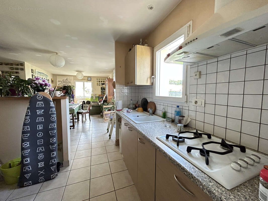 Maison à LES LANDES-GENUSSON