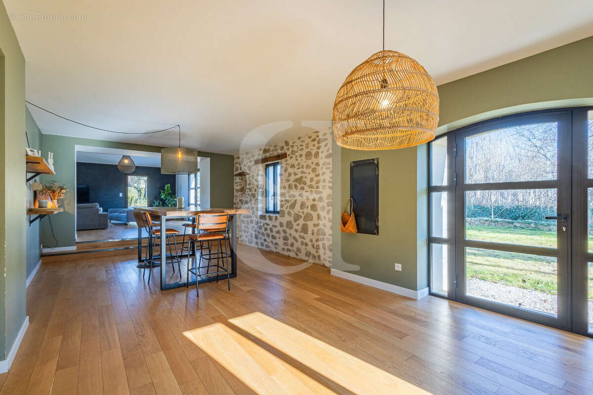 Maison à VAISON-LA-ROMAINE