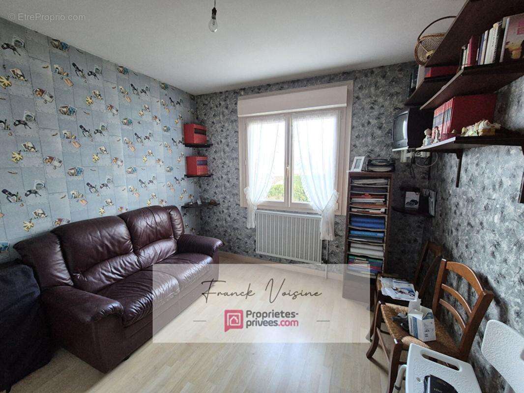 Maison à SAINT-MICHEL-MONT-MERCURE