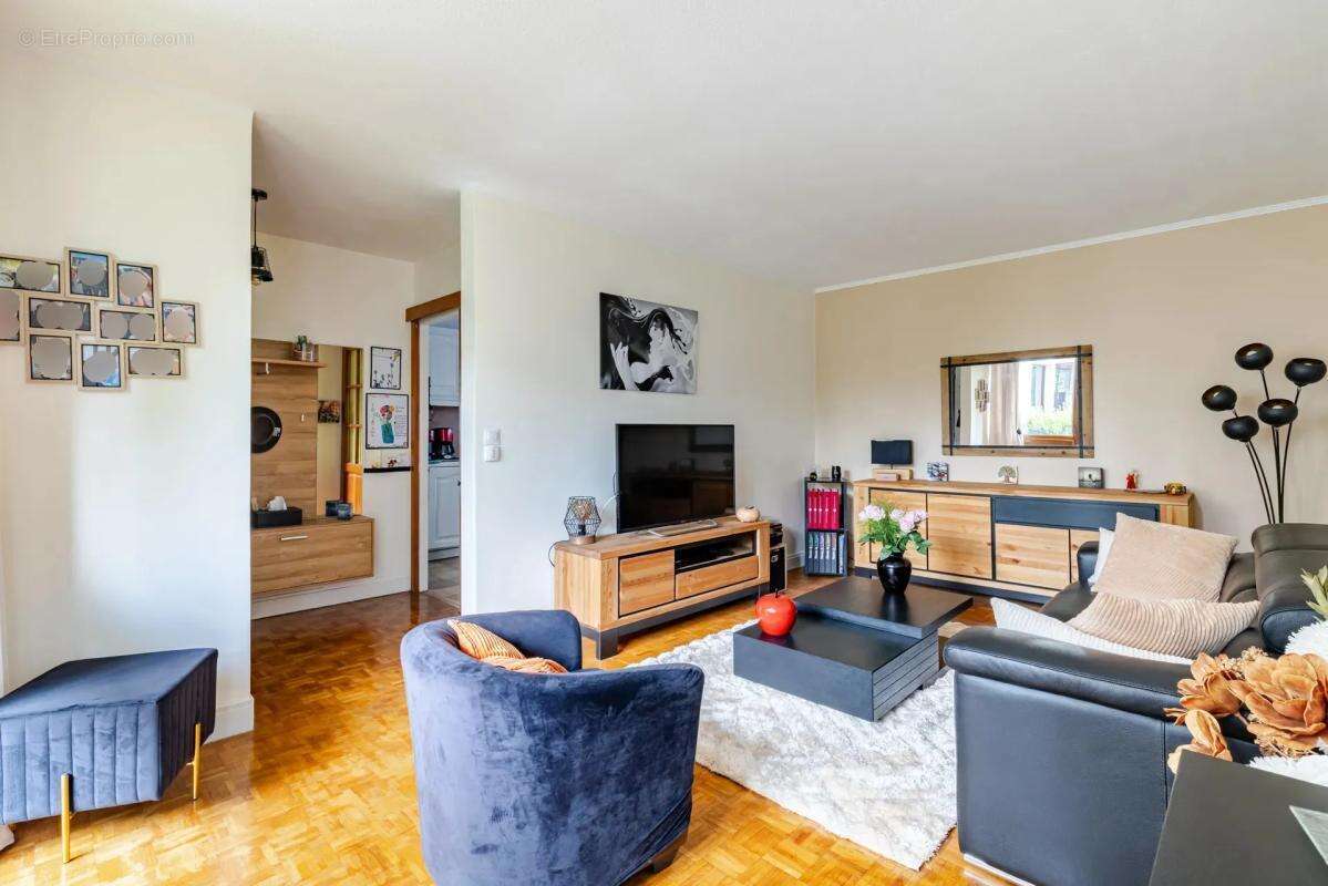 Appartement à CHILLY-MAZARIN