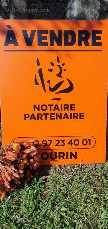 Maison à CLEDEN-POHER