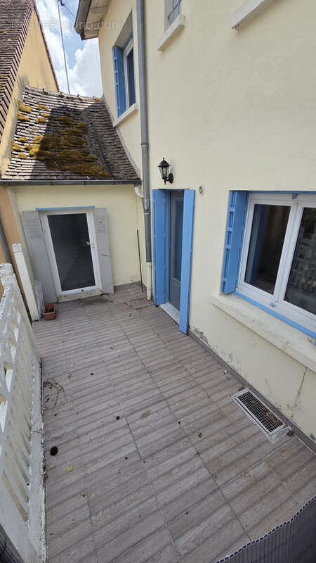 SOUVIGNY   Maison atypique de 129 m2 avec terrasse - photo 10
