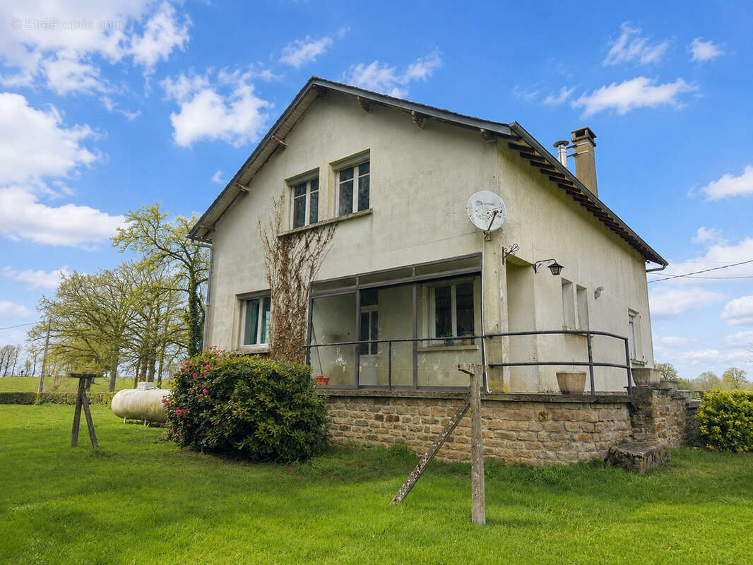 Maison à SAINT-JAL