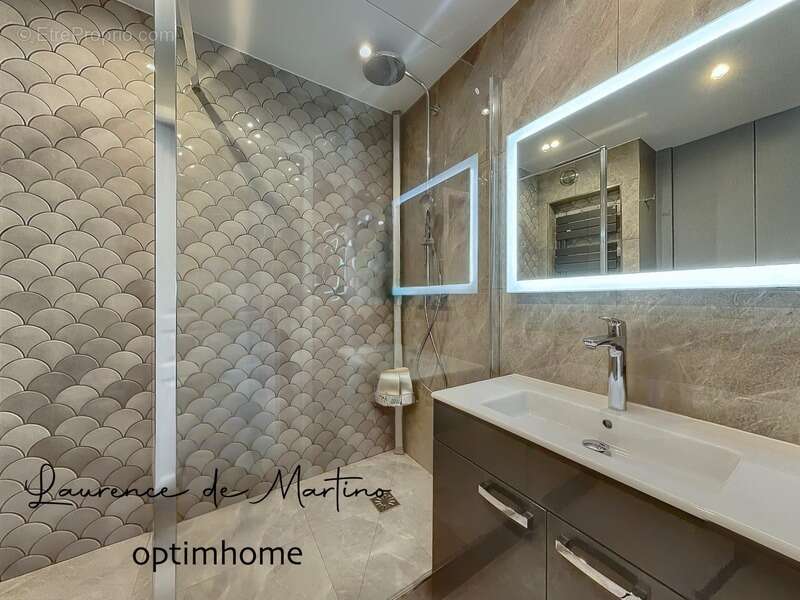 Appartement à LA GARENNE-COLOMBES