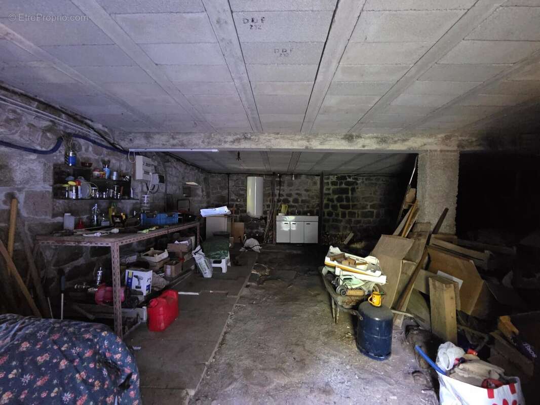 Maison à DESAIGNES