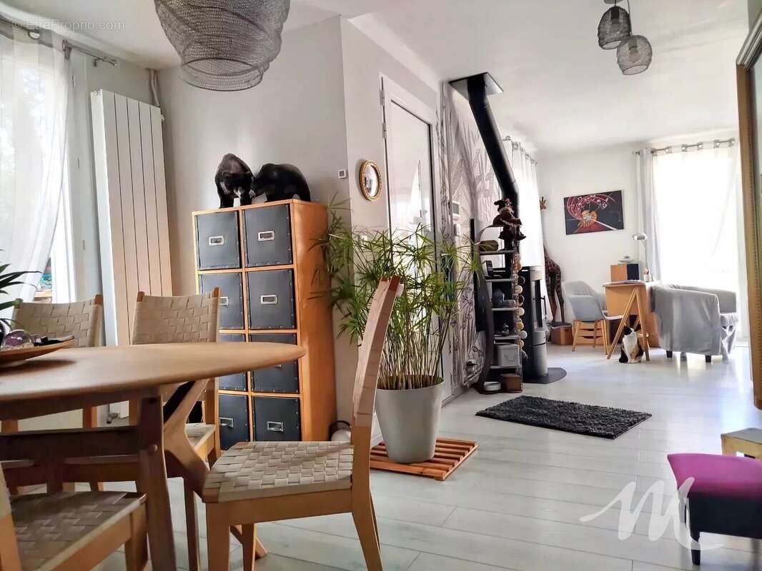 Maison à SAINT-MAXIMIN-LA-SAINTE-BAUME