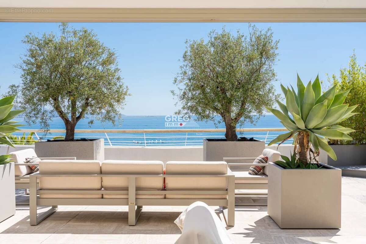 Appartement à VILLENEUVE-LOUBET