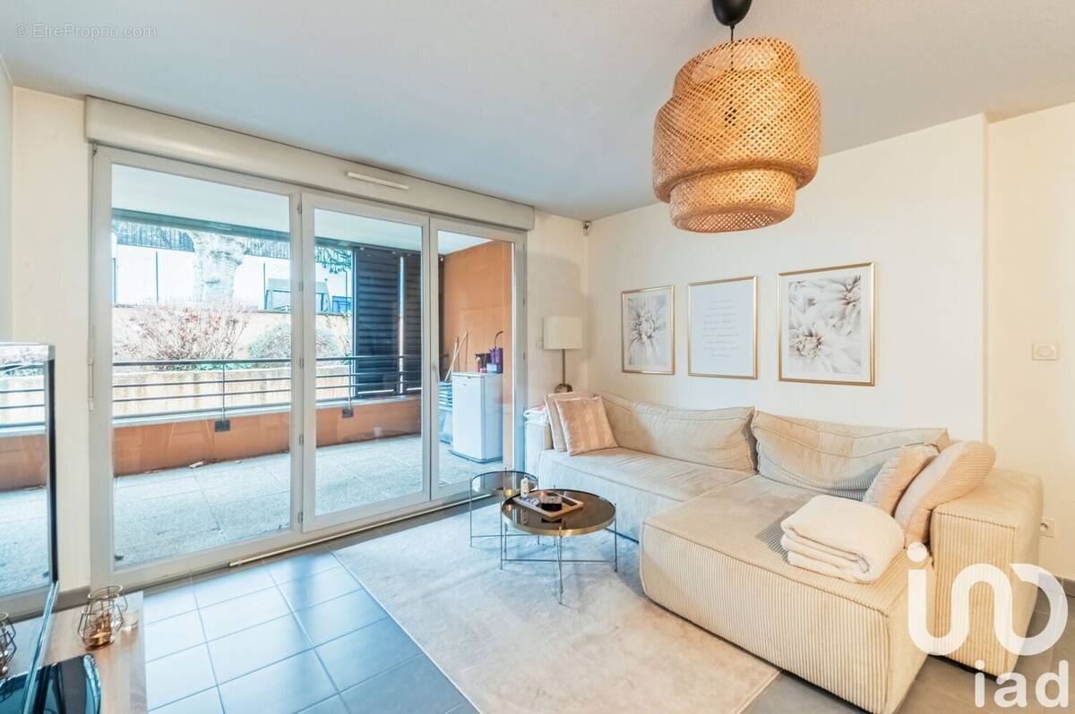 Photo 1 - Appartement à OULLINS