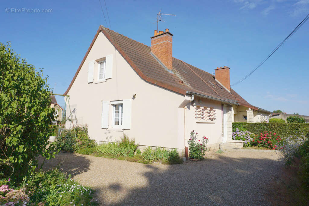 Maison à PARAY-LE-MONIAL