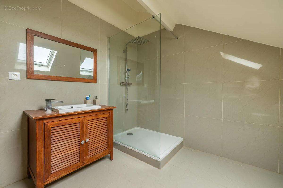 Maison à CORBEIL-ESSONNES