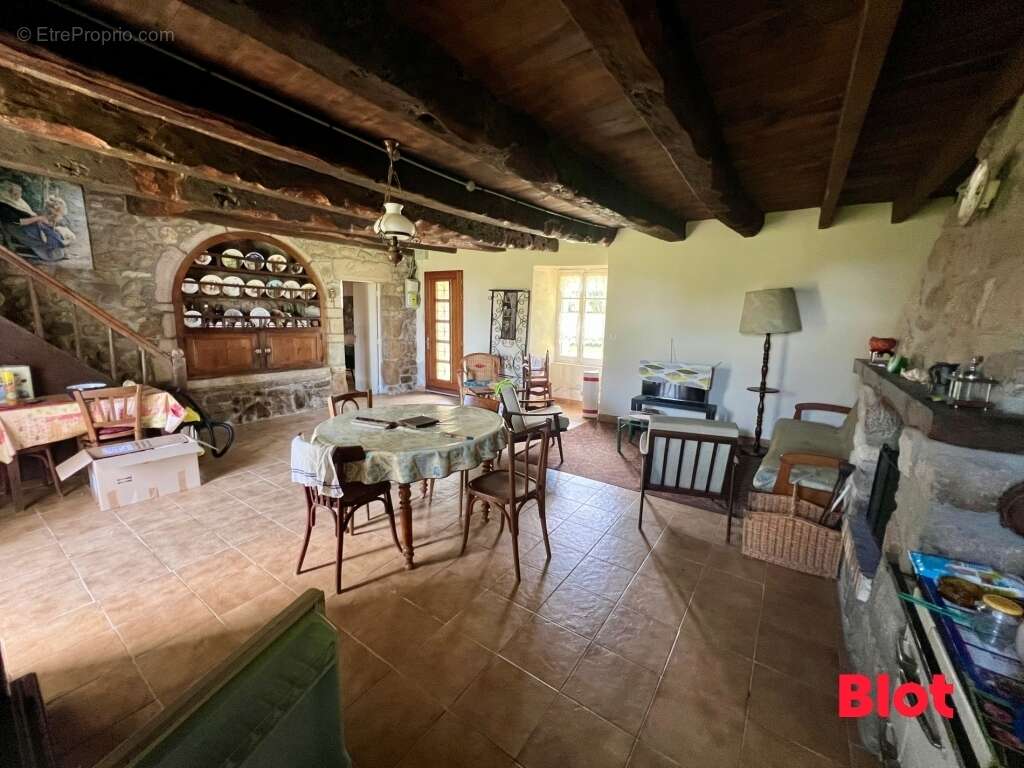 Maison à PLOUASNE