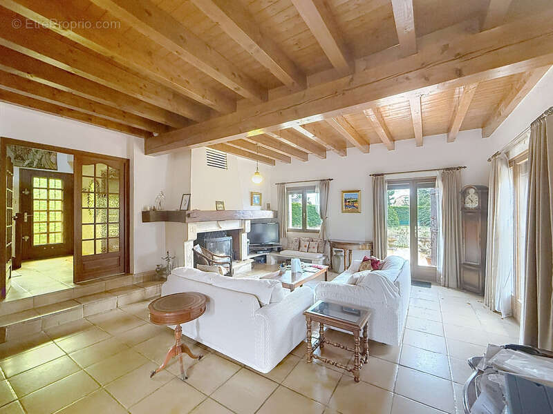 Maison à CESSY