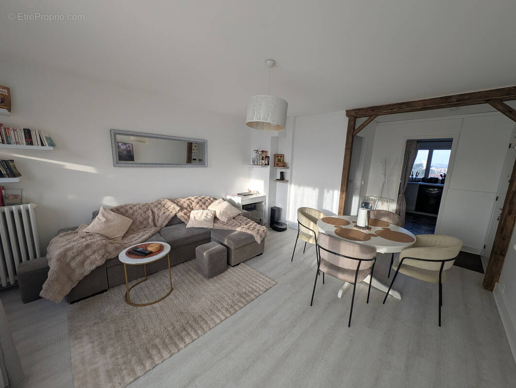 Appartement à VILLENEUVE-LE-ROI