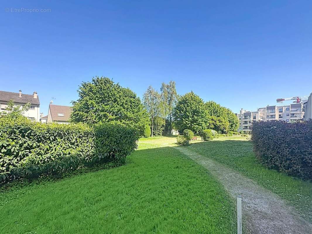 Appartement à L'HAY-LES-ROSES