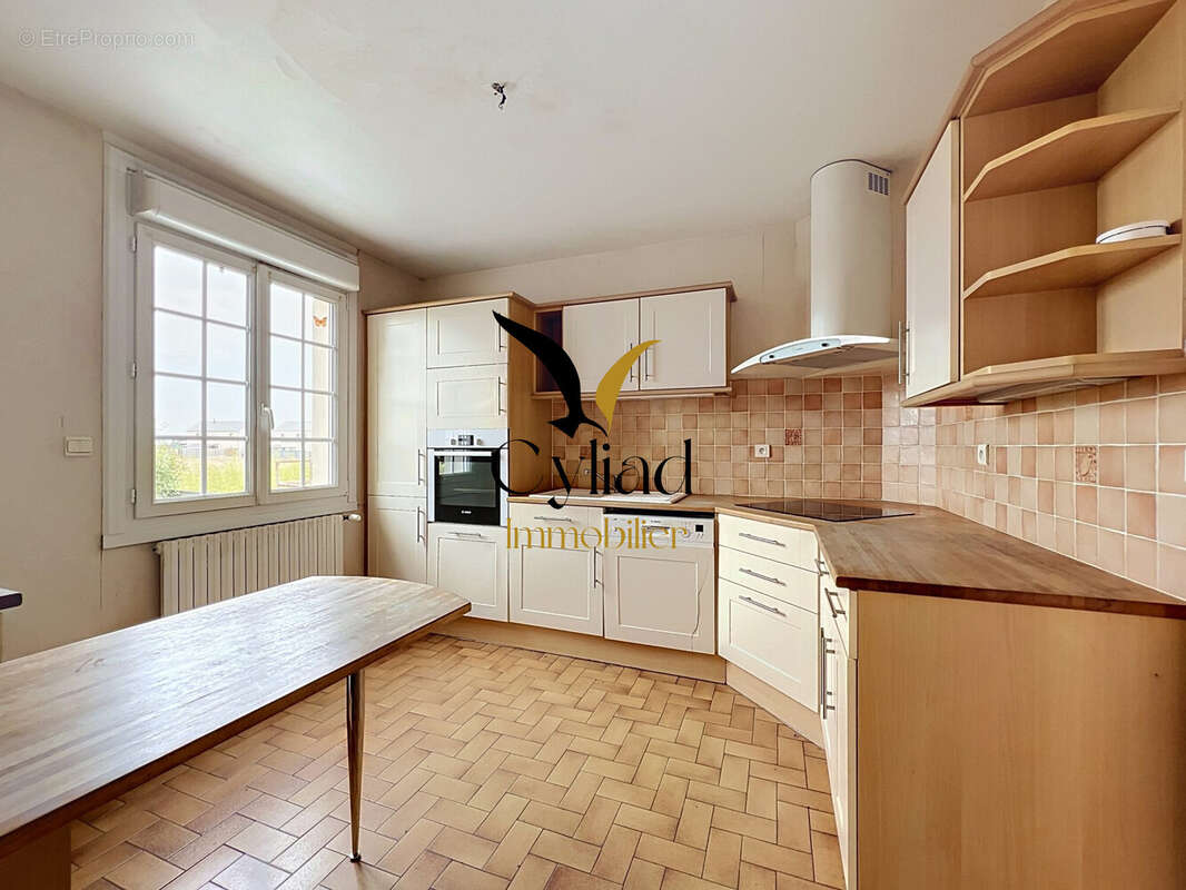 Maison 130 m² à Saint-Meloir-Des-Ondes  - photo 3