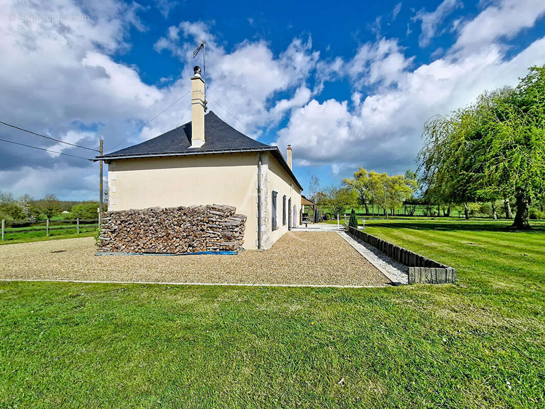 Maison à LA JAILLE-YVON