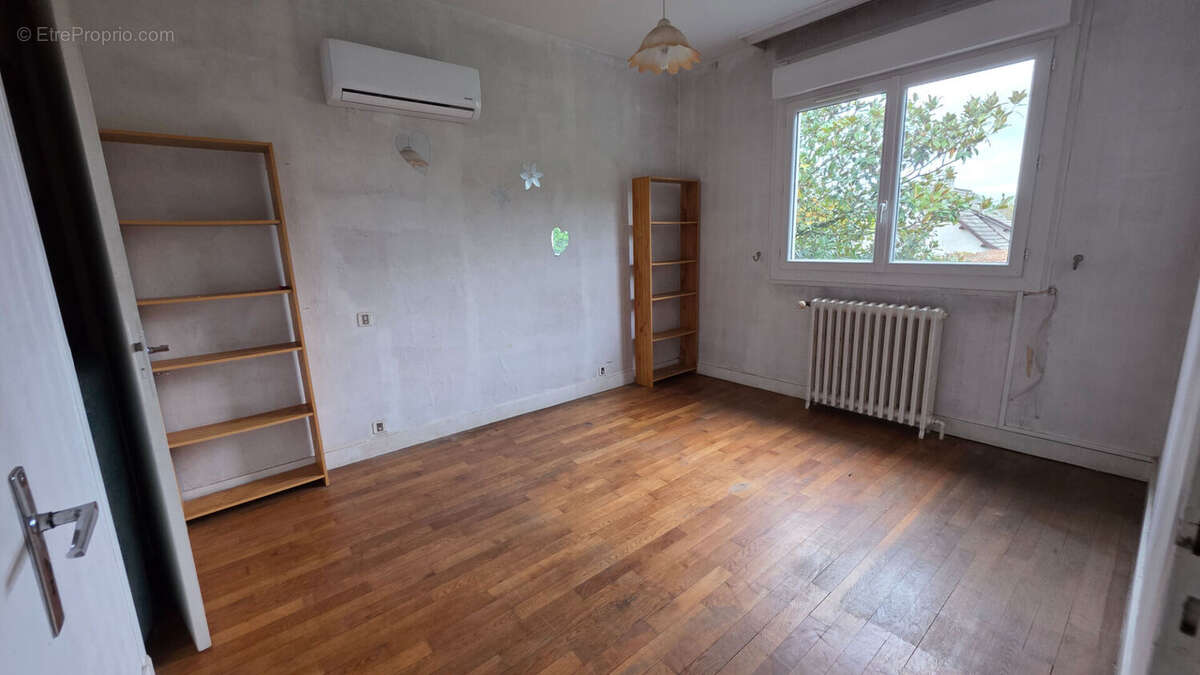 Maison à SAINT-YRIEIX-LA-PERCHE