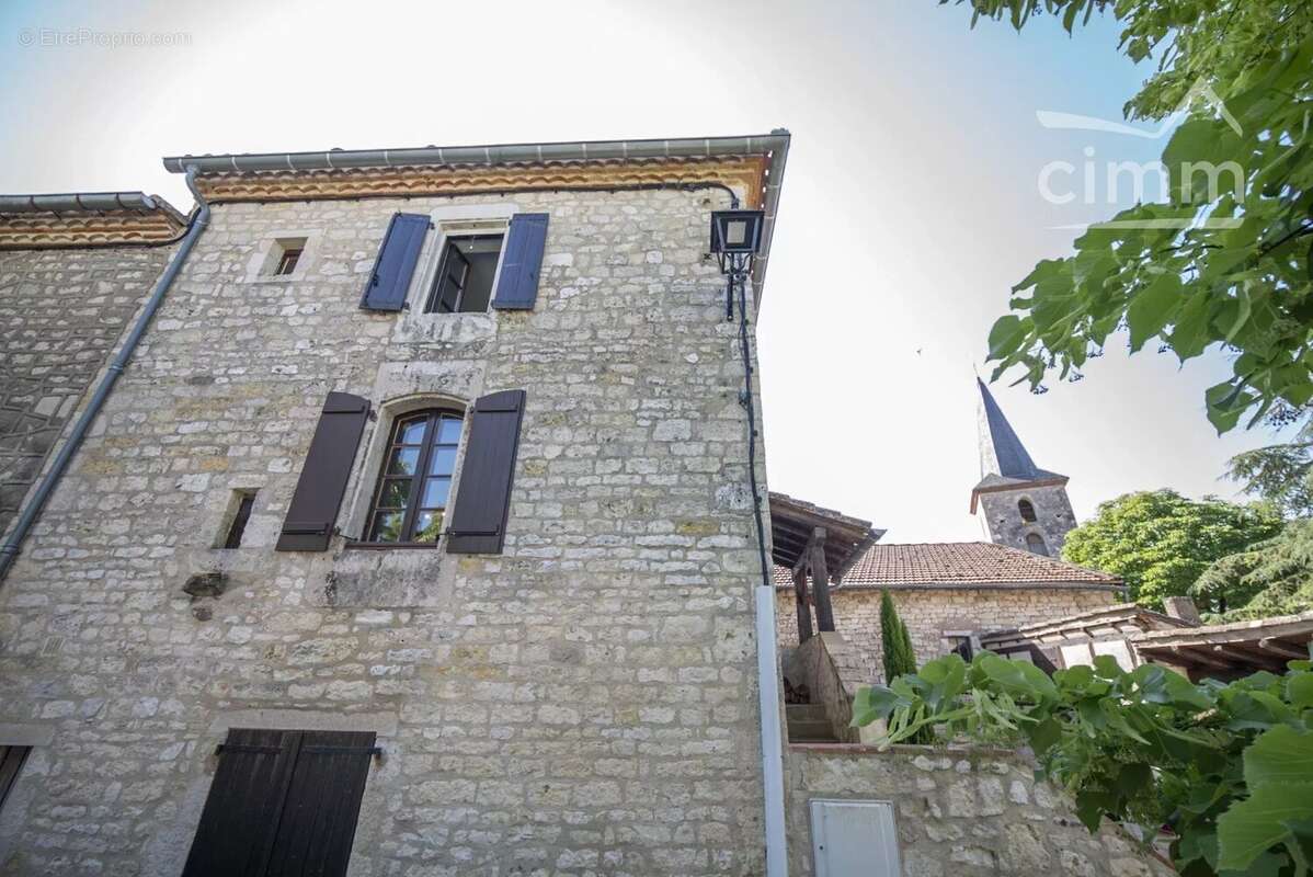Belle maison au coeur du triangle d'or. - photo 2