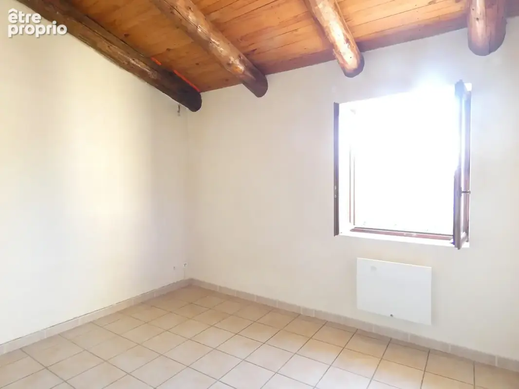 Saint Christol les Alès , superbe maison en pierres , deux logements , Investisseurs ou habitation principale - photo 5