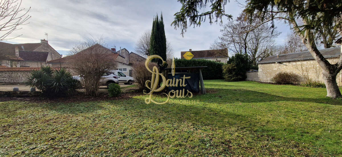 Maison à CHAMPIGNY-SUR-VEUDE