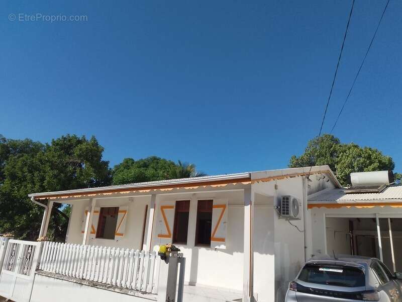 Maison à BASSE-TERRE
