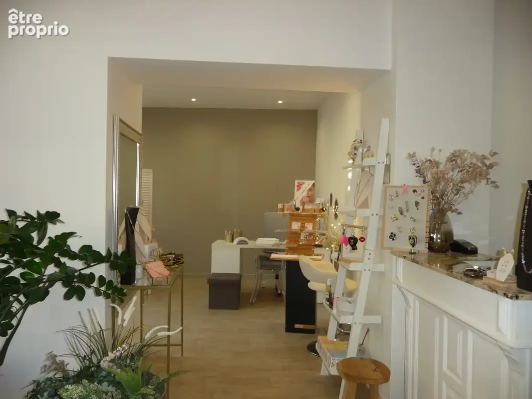 Montbrison centre-ville   local commercial de 70 m2  parfait etat - photo 4