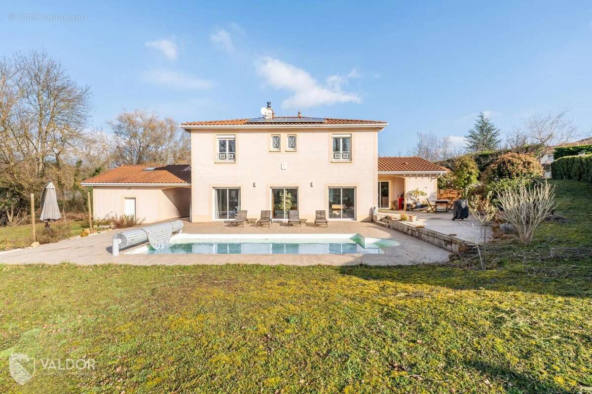 Maison à LACHASSAGNE