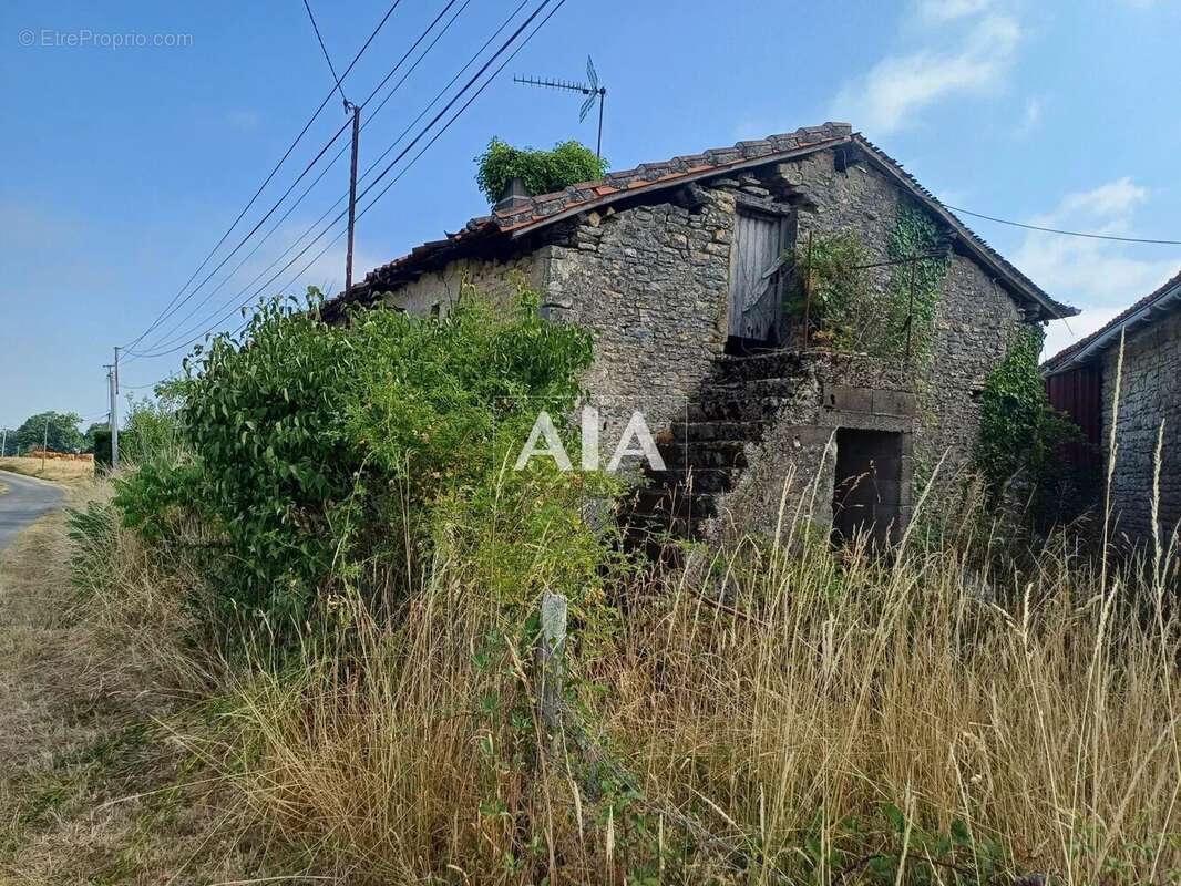 Maison à BENEST