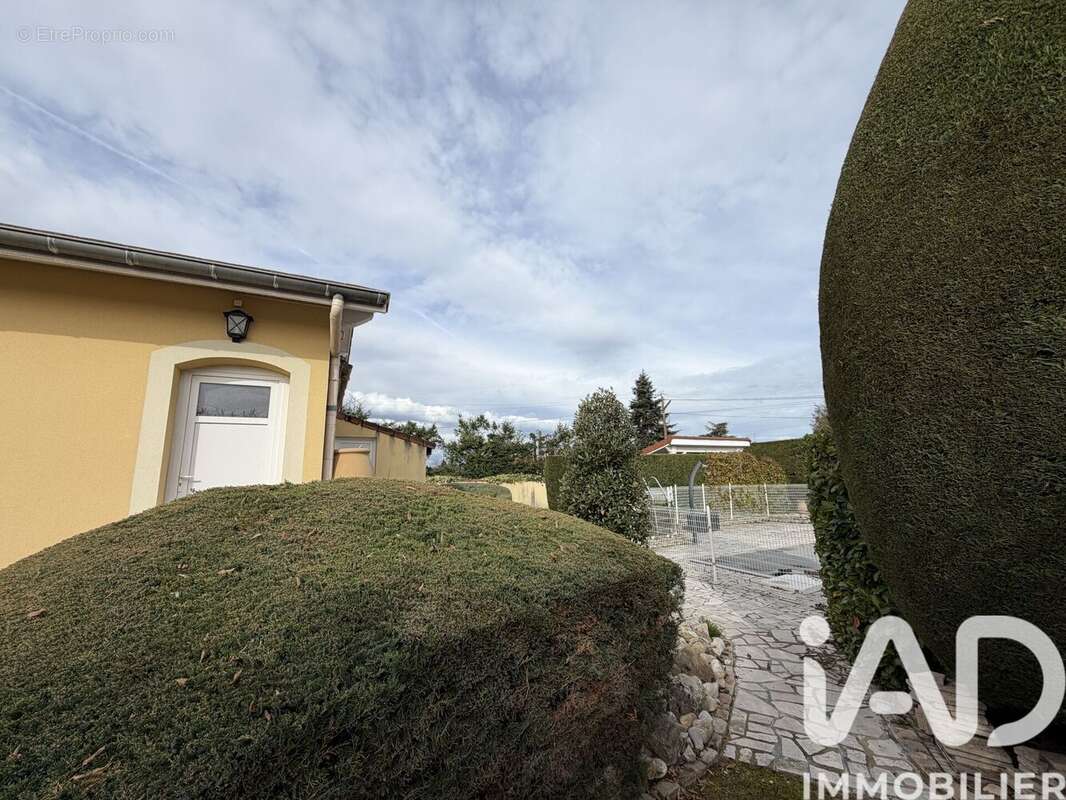 Photo 5 - Maison à VEAUCHE