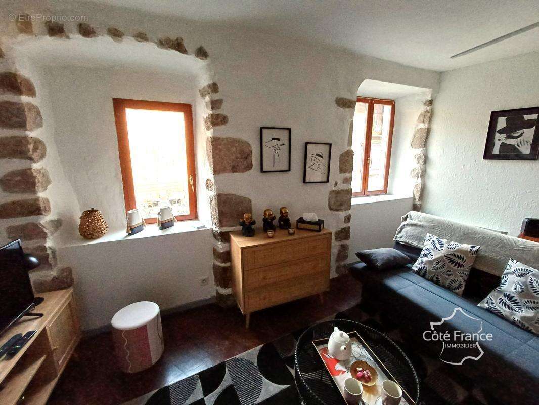 Maison à MONTPEZAT-SOUS-BAUZON