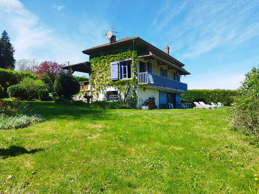 Maison 180 m² à Villieu-Loyes-Mollon  - photo 2