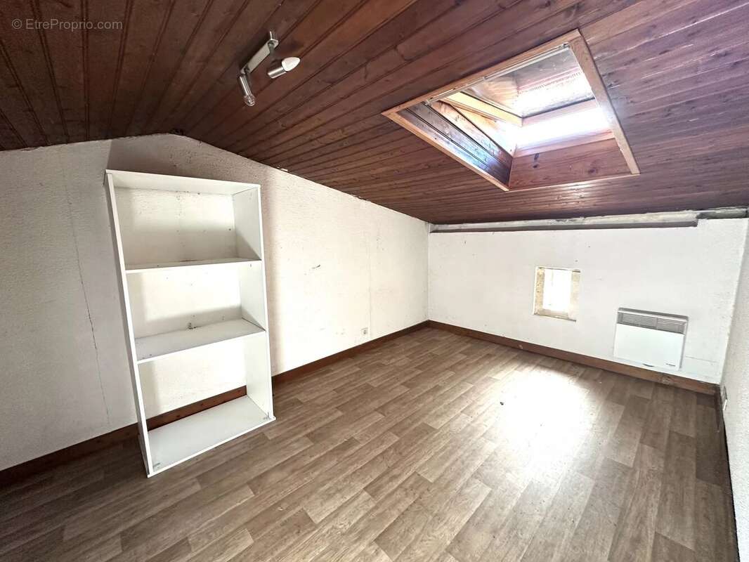 Appartement à ETAULIERS