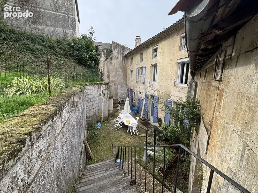 Maison de ville entièrement rénovée sur un terrain de 997m² - photo 9