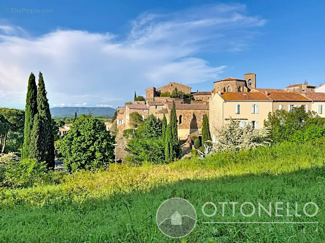 Appartement à ROQUEBRUNE-SUR-ARGENS