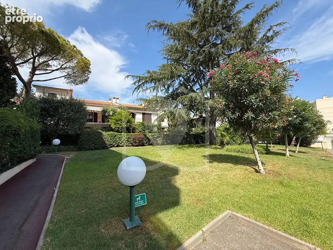 BIJOU PLAGE - Studio - Grande terrasse - Sud - Calme - Parking - photo 2