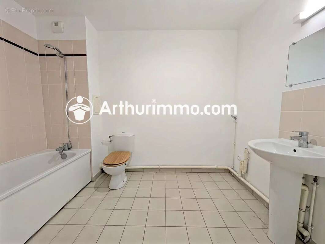 Appartement à VERT-SAINT-DENIS