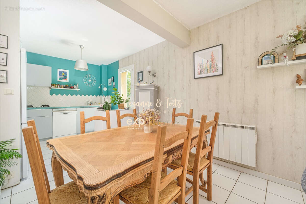 Appartement à VENELLES