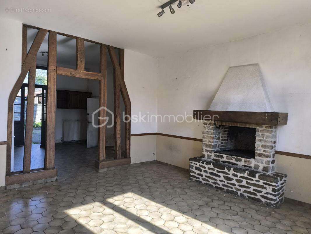 Maison à JAVRON-LES-CHAPELLES