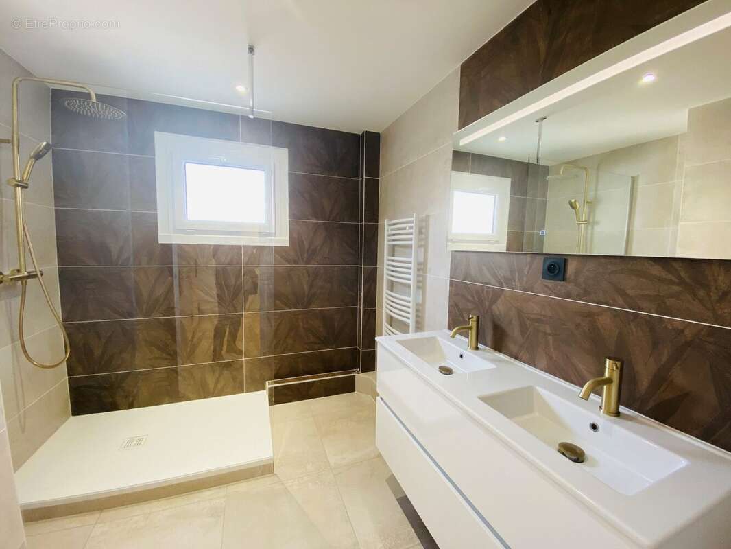 Appartement à ROMANS-SUR-ISERE