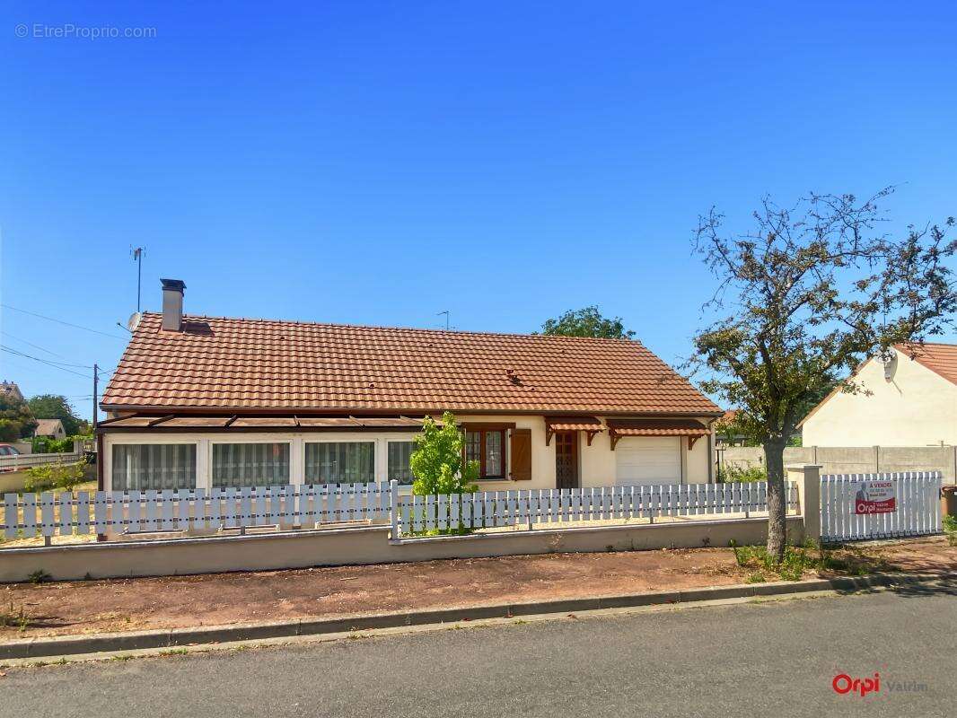 Maison à CHALETTE-SUR-LOING