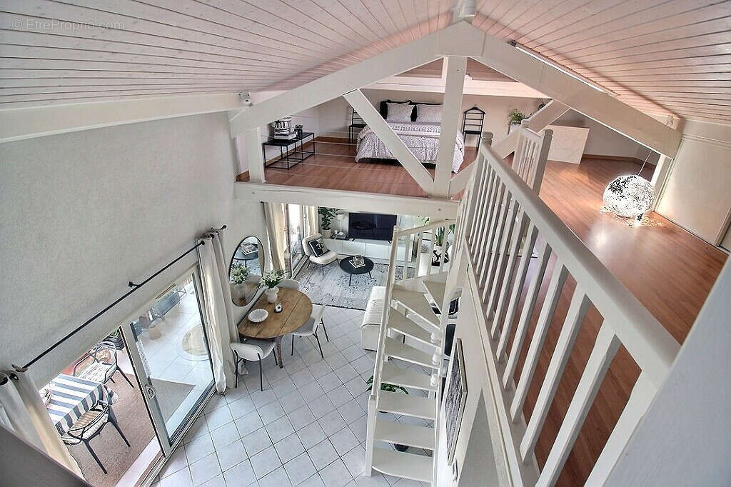 Appartement à CRANVES-SALES