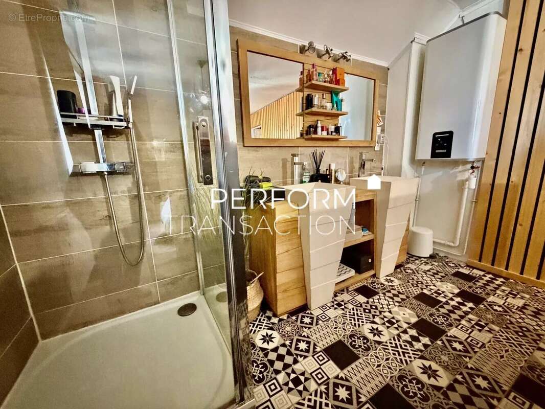 Maison à VILLARD-BONNOT